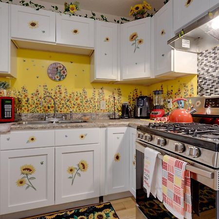 Stunning Gulfport Getaway About 1 Mi To The Beach Extérieur photo